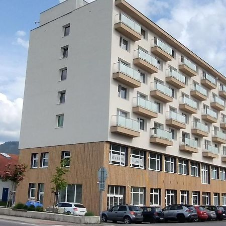 Hybadlo Motel Liptovský Hrádok Eksteriør bilde