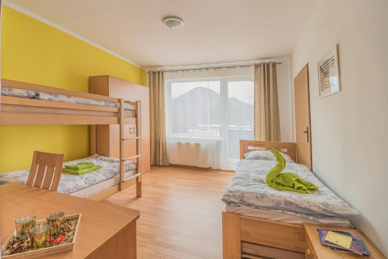 Hybadlo Motel Liptovský Hrádok Eksteriør bilde