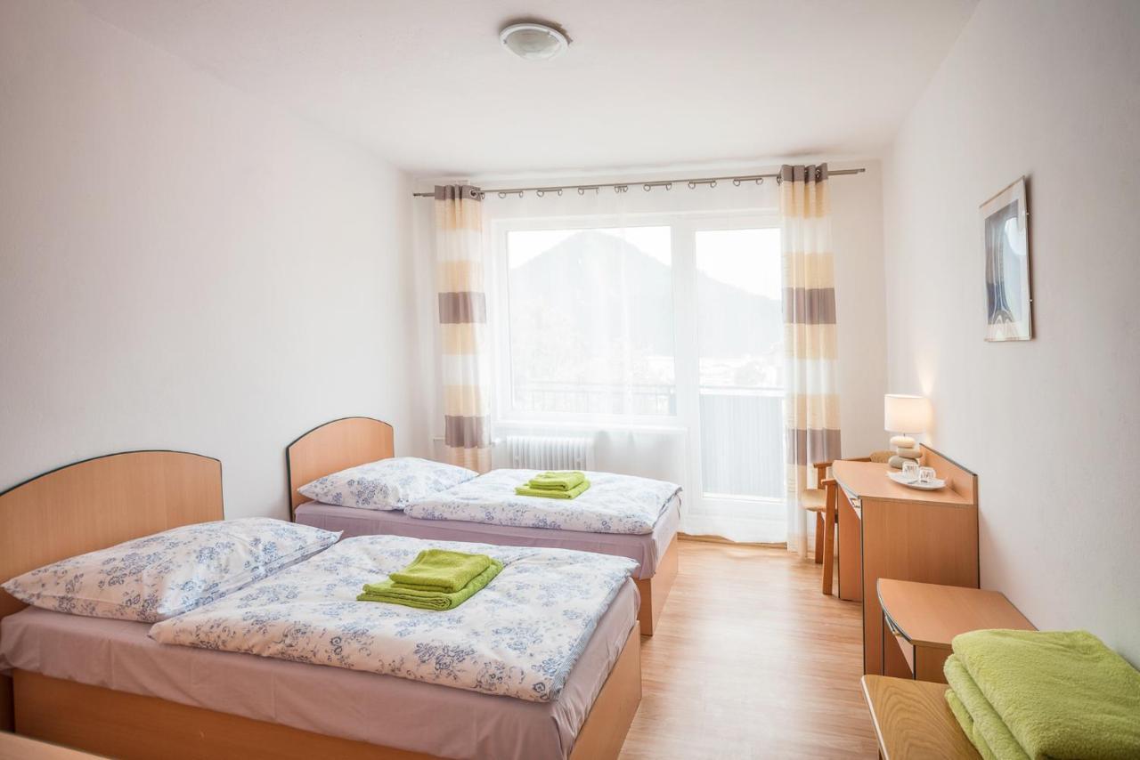 Hybadlo Motel Liptovský Hrádok Eksteriør bilde